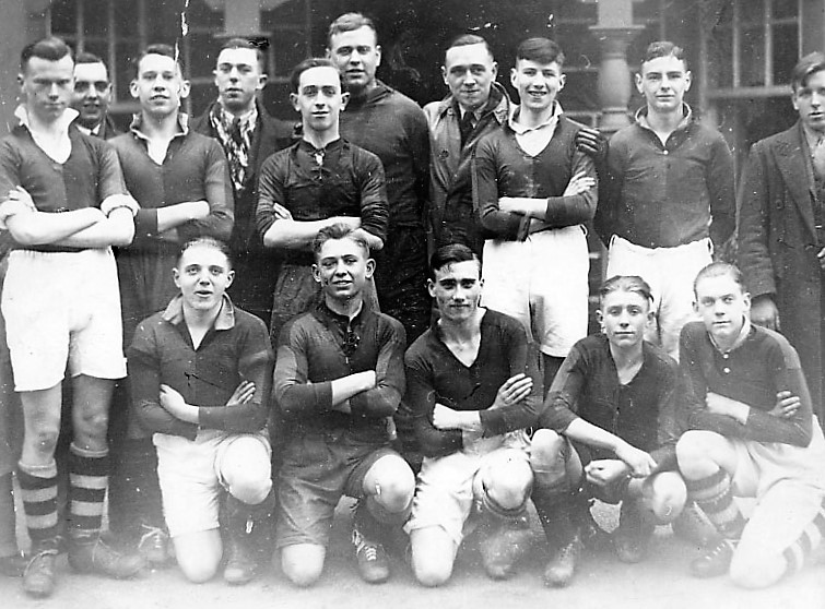 CP30 Urdd-team-1930's